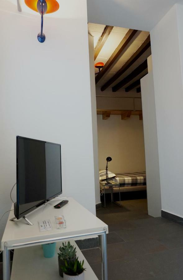 Studio Apartment Vicolo Lavandai Milano Eksteriør billede